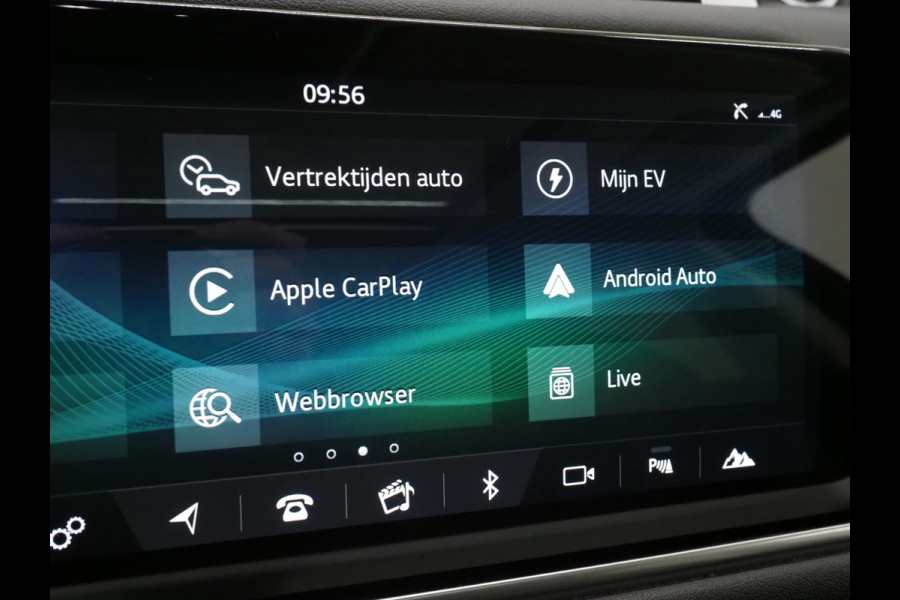 Land Rover Range Rover Sport P400e SVO Palette Grey | Black Pack | Panoramadak | Luchtvering | Meridian | Camera | Carplay