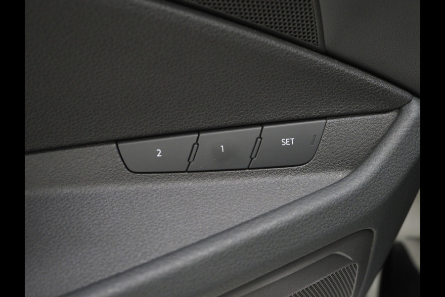 Audi e-tron Sportback 50 quattro Business edition Plus 71 kWh | Panoramadak | Luchtvering | Camera | Leder | Adaptive Cruise | Memory