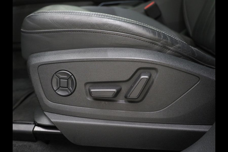 Audi e-tron Sportback 50 quattro Business edition Plus 71 kWh | Panoramadak | Luchtvering | Camera | Leder | Adaptive Cruise | Memory