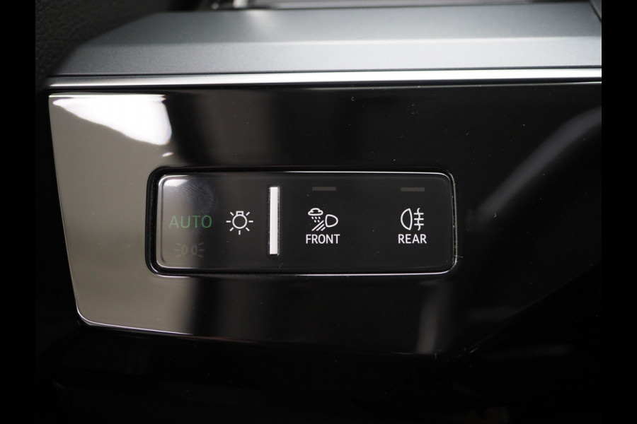 Audi e-tron Sportback 50 quattro Business edition Plus 71 kWh | Panoramadak | Luchtvering | Camera | Leder | Adaptive Cruise | Memory