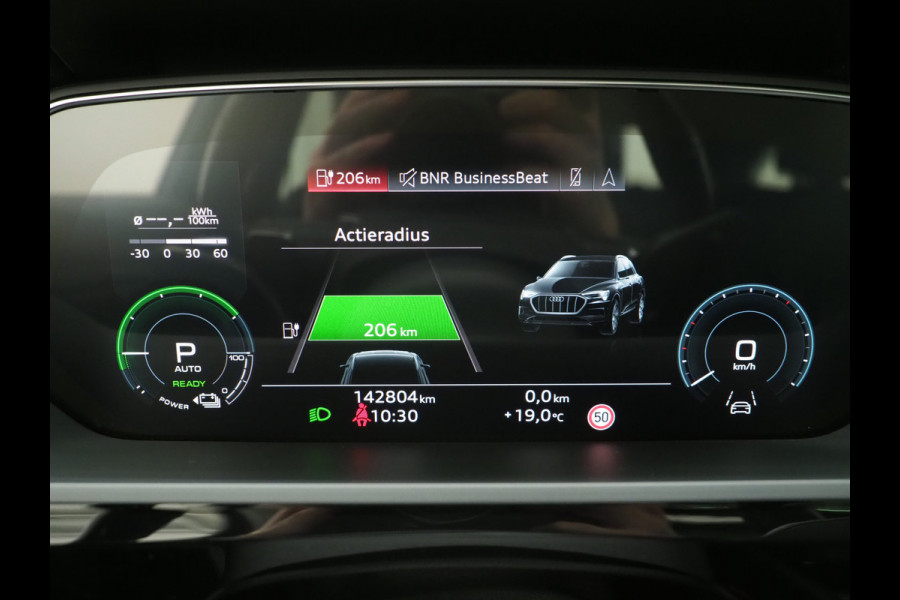 Audi e-tron Sportback 50 quattro Business edition Plus 71 kWh | Panoramadak | Luchtvering | Camera | Leder | Adaptive Cruise | Memory