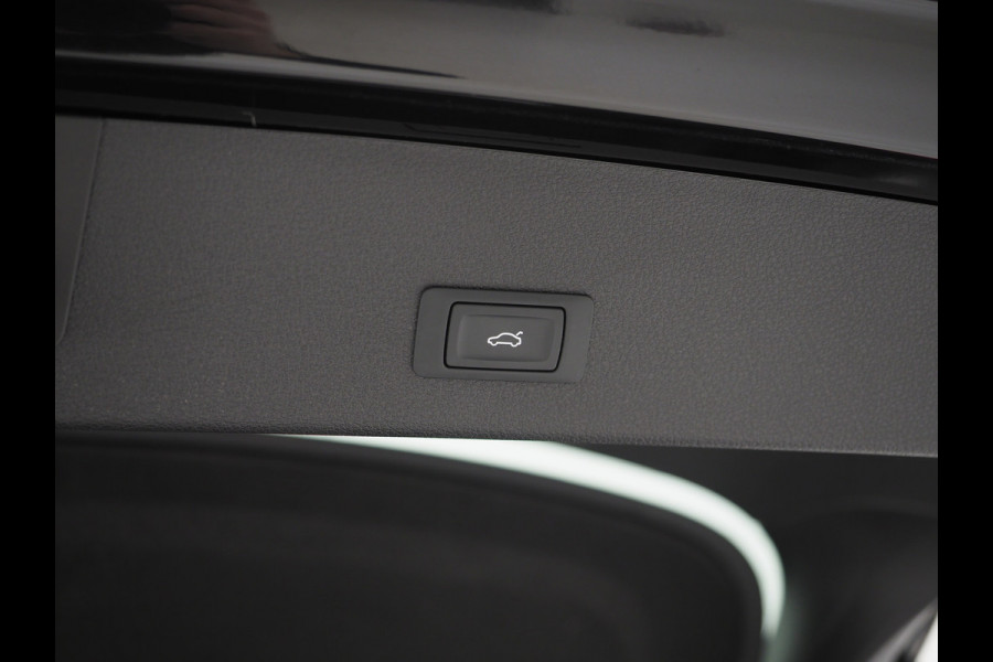 Audi e-tron Sportback 50 quattro Business edition Plus 71 kWh | Panoramadak | Luchtvering | Camera | Leder | Adaptive Cruise | Memory