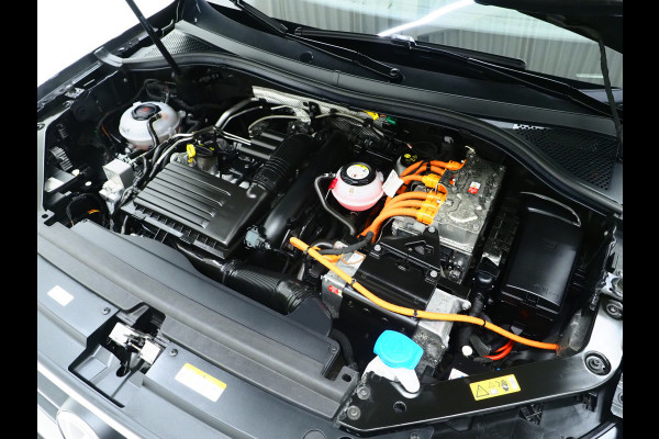 Volkswagen Tiguan 1.4 TSI eHybrid Elegance | Panoramadak | Adaptive Cruise | Dodehoekdetectie | Virtual | LED | DAB
