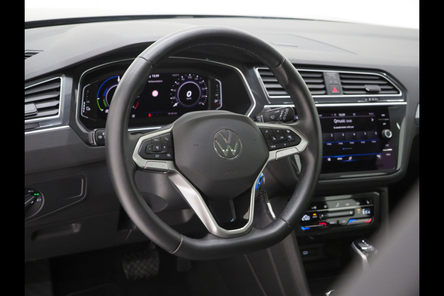 Volkswagen Tiguan 1.4 TSI eHybrid Elegance | Panoramadak | Adaptive Cruise | Dodehoekdetectie | Virtual | LED | DAB
