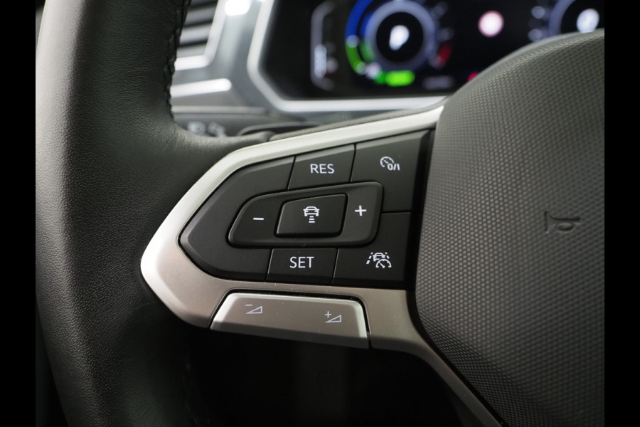 Volkswagen Tiguan 1.4 TSI eHybrid Elegance | Panoramadak | Adaptive Cruise | Dodehoekdetectie | Virtual | LED | DAB