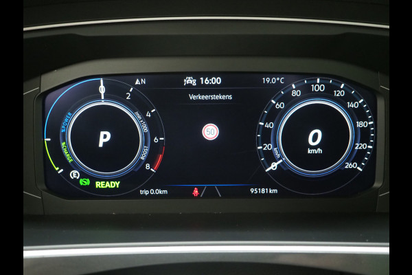 Volkswagen Tiguan 1.4 TSI eHybrid Elegance | Panoramadak | Adaptive Cruise | Dodehoekdetectie | Virtual | LED | DAB