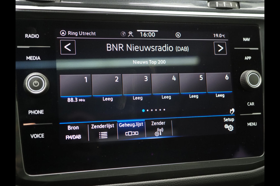 Volkswagen Tiguan 1.4 TSI eHybrid Elegance | Panoramadak | Adaptive Cruise | Dodehoekdetectie | Virtual | LED | DAB