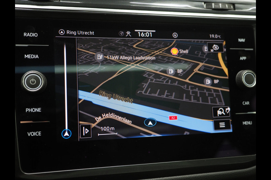 Volkswagen Tiguan 1.4 TSI eHybrid Elegance | Panoramadak | Adaptive Cruise | Dodehoekdetectie | Virtual | LED | DAB