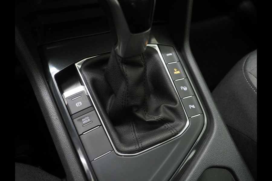 Volkswagen Tiguan 1.4 TSI eHybrid Elegance | Panoramadak | Adaptive Cruise | Dodehoekdetectie | Virtual | LED | DAB