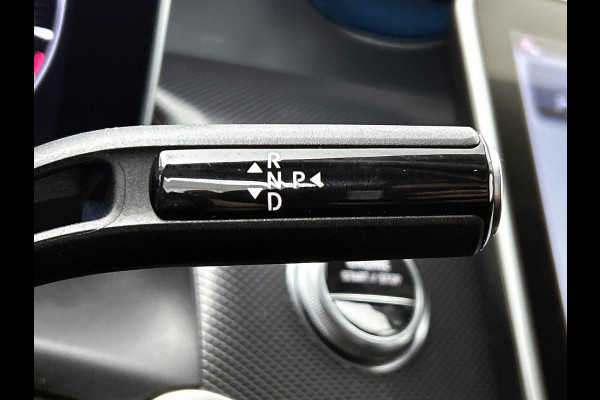 Mercedes-Benz GLC 300 e 4MATIC Luxury Line Lichtmetalen velgen | Navigatie | Parking support met camera achter | stuur verwarming |memory stoelen| Inclusief 24 maanden MB Certified garantie voor Europa.