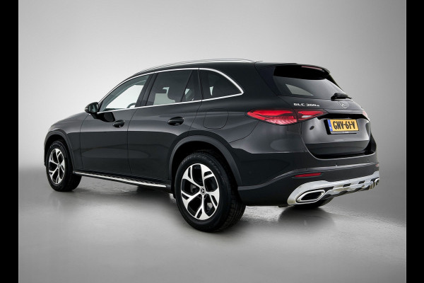 Mercedes-Benz GLC 300 e 4MATIC Luxury Line Lichtmetalen velgen | Navigatie | Parking support met camera achter | stuur verwarming |memory stoelen| Inclusief 24 maanden MB Certified garantie voor Europa.