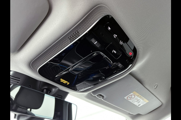 Mercedes-Benz GLC 300 e 4MATIC Luxury Line Lichtmetalen velgen | Navigatie | Parking support met camera achter | stuur verwarming |memory stoelen| Inclusief 24 maanden MB Certified garantie voor Europa.