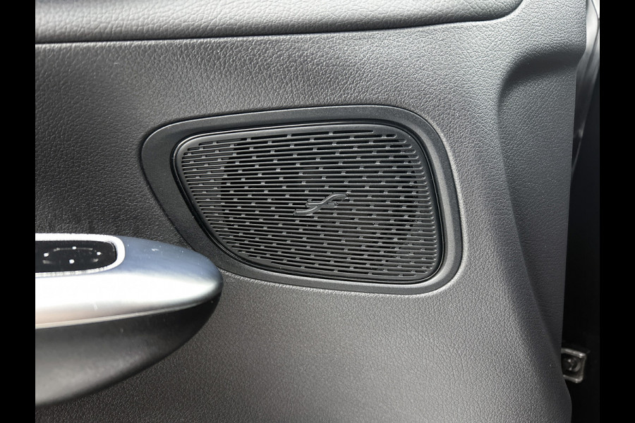 Mercedes-Benz GLC 300 e 4MATIC Luxury Line Lichtmetalen velgen | Navigatie | Parking support met camera achter | stuur verwarming |memory stoelen| Inclusief 24 maanden MB Certified garantie voor Europa.