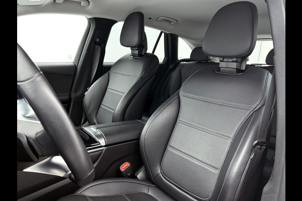 Mercedes-Benz GLC 300 e 4MATIC Luxury Line Lichtmetalen velgen | Navigatie | Parking support met camera achter | stuur verwarming |memory stoelen| Inclusief 24 maanden MB Certified garantie voor Europa.