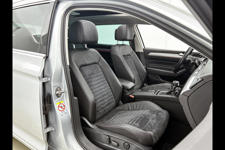 Volkswagen Passat Variant 1.4 TSI PHEV GTE Business R-LINE (VOLL!, Pano, Massage , Dynaudio, Camera, Head-up, Stoel+StuurV, Etc)