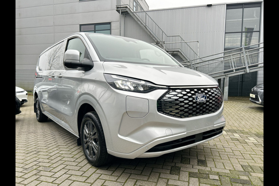 Ford E-Transit Cust. 340 L2H1 Sport 65 kWh Camera | Navi | Nieuw!  Trekhaak!
