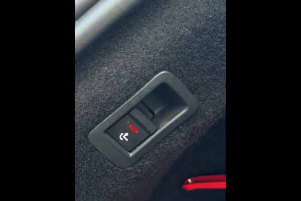 Audi Q4 e-tron 40 S 300 pk edition 77 kWh, SOH 92,5 %, 1 e eigenaar, 2 X S line, 21 ", Electrische trekhaak, NL auto met nap