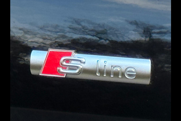 Audi Q4 e-tron 40 S 300 pk edition 77 kWh, SOH 92,5 %, 1 e eigenaar, 2 X S line, 21 ", Electrische trekhaak, NL auto met nap