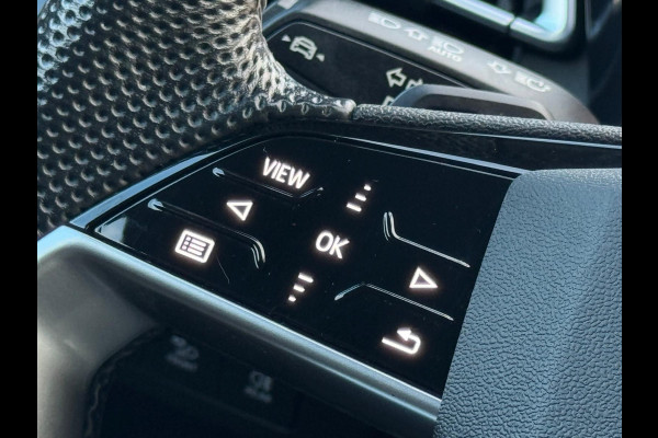 Audi Q4 e-tron 40 S 300 pk edition 77 kWh, SOH 92,5 %, 1 e eigenaar, 2 X S line, 21 ", Electrische trekhaak, NL auto met nap