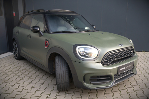 MINI Countryman 2.0 John Cooper Works ALL4 Chili | 232 pk | Panoramadak | Harman Kardon | Head-Up Display | Keyless | Cruise Control | Stoelverwarming | Ambiance Verlichting | Camera | Navigatie | JCW