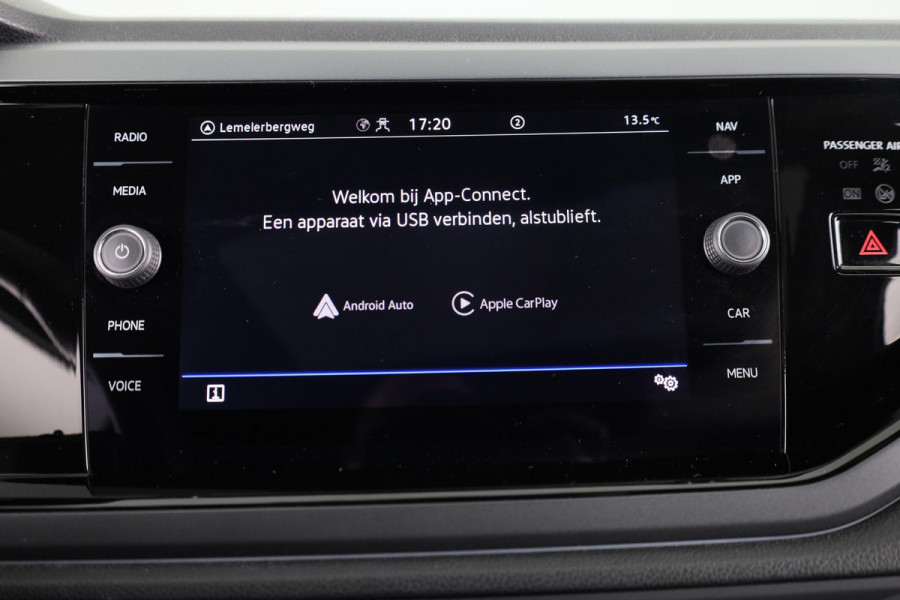 Volkswagen Taigo 1.5 TSI R-Line 150 PK DSG (Automaat) | Panorama dak | Black Style pakket | Trekhaak | Parkeer camera | Stoelverwarming |