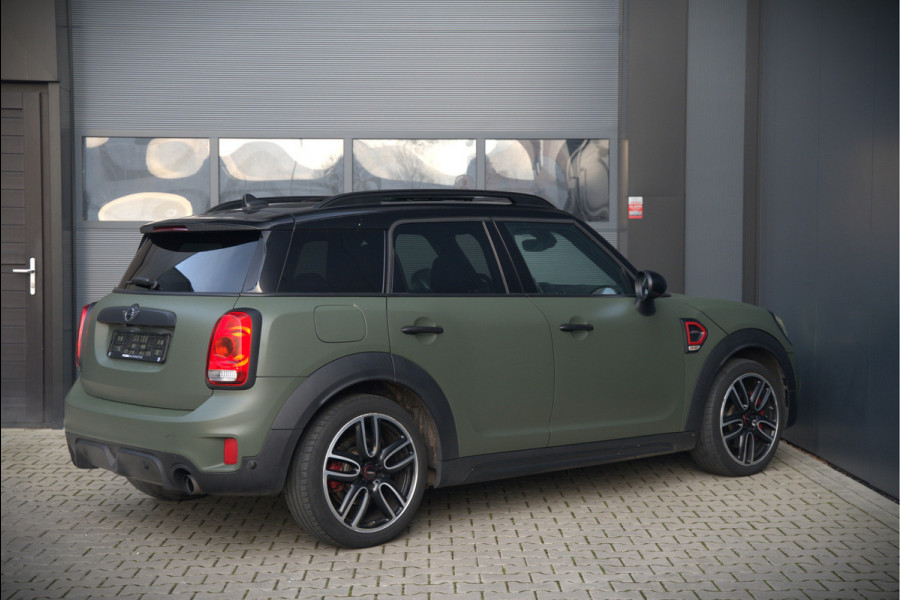 MINI Countryman 2.0 John Cooper Works ALL4 Chili | 232 pk | Panoramadak | Harman Kardon | Head-Up Display | Keyless | Cruise Control | Stoelverwarming | Ambiance Verlichting | Camera | Navigatie | JCW