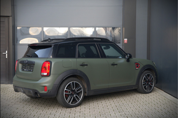 MINI Countryman 2.0 John Cooper Works ALL4 Chili | 232 pk | Panoramadak | Harman Kardon | Head-Up Display | Keyless | Cruise Control | Stoelverwarming | Ambiance Verlichting | Camera | Navigatie | JCW