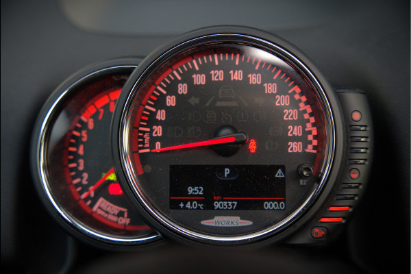 MINI Countryman 2.0 John Cooper Works ALL4 Chili | 232 pk | Panoramadak | Harman Kardon | Head-Up Display | Keyless | Cruise Control | Stoelverwarming | Ambiance Verlichting | Camera | Navigatie | JCW