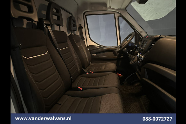 Iveco Daily 35C16H 157pk Bakwagen Dubbel Lucht Laadklep Euro6 Airco | 910kg laadvermogen Bijrijdersbank