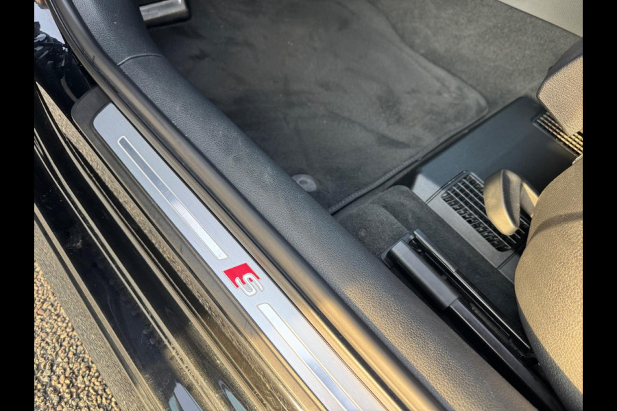 Audi A3 Sportback 40 e-tron S Line Virtual B&O Keyless Led Leder