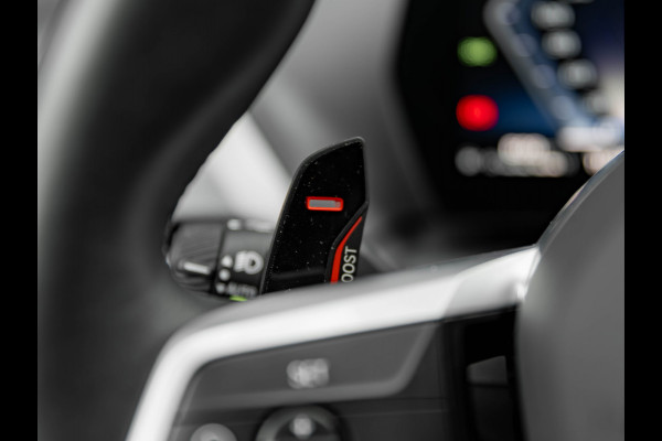 BMW 1-serie M135 xDrive - Pano - Driving Ass - Harman Kardon - Camera