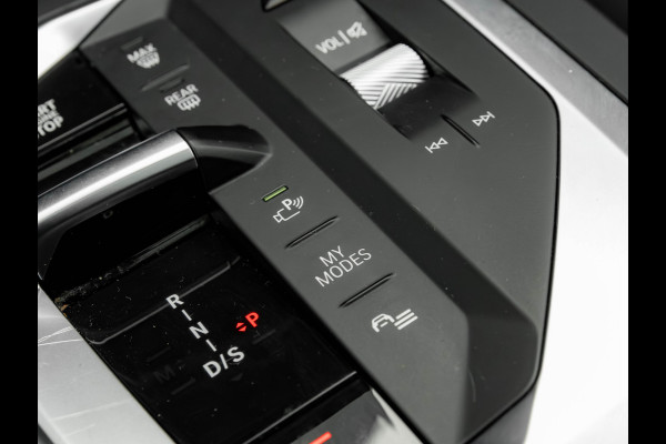 BMW 1-serie M135 xDrive - Pano - Driving Ass - Harman Kardon - Camera