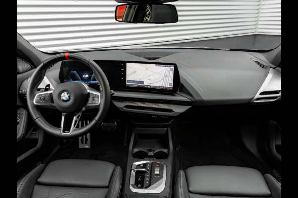 BMW 1-serie M135 xDrive - Pano - Driving Ass - Harman Kardon - Camera