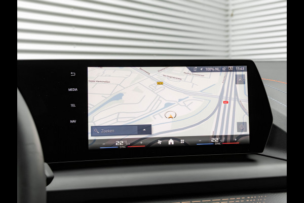 BMW 1-serie M135 xDrive - Pano - Driving Ass - Harman Kardon - Camera