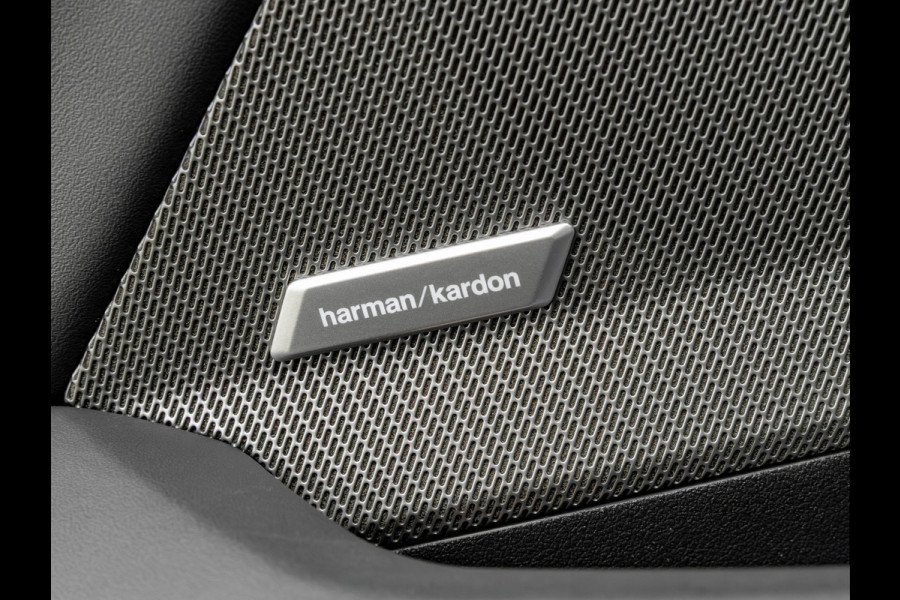 BMW 1-serie M135 xDrive - Pano - Driving Ass - Harman Kardon - Camera