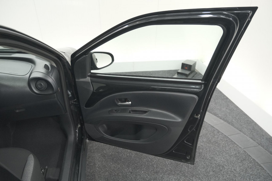 Toyota Aygo X 1.0 VVT-i MT Play | Camera | Apple Carplay | NL Auto | 100% Dealer Onderhouden