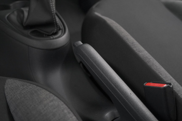 Toyota Aygo X 1.0 VVT-i MT Play | Camera | Apple Carplay | NL Auto | 100% Dealer Onderhouden