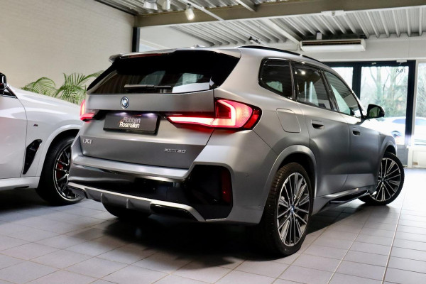 BMW iX1 xDrive30 Launch Ed M Sport|Frozen|PANO|MASSAGE