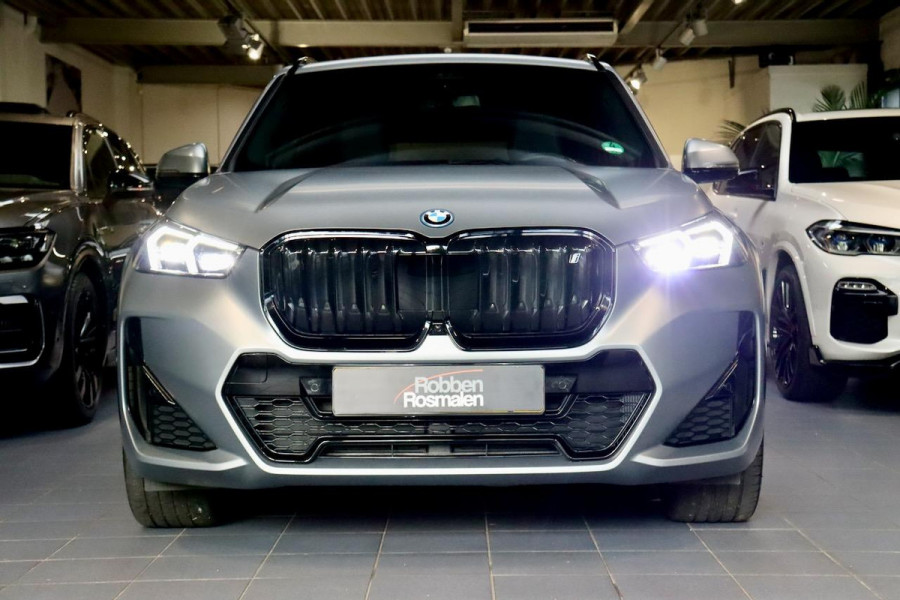 BMW iX1 xDrive30 Launch Ed M Sport|Frozen|PANO|MASSAGE