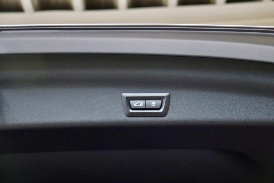 BMW iX1 xDrive30 Launch Ed M Sport|Frozen|PANO|MASSAGE