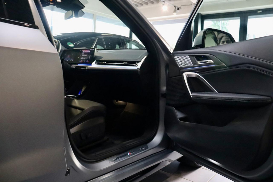 BMW iX1 xDrive30 Launch Ed M Sport|Frozen|PANO|MASSAGE