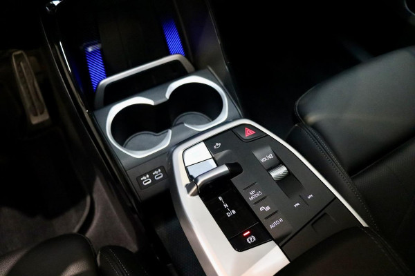 BMW iX1 xDrive30 Launch Ed M Sport|Frozen|PANO|MASSAGE