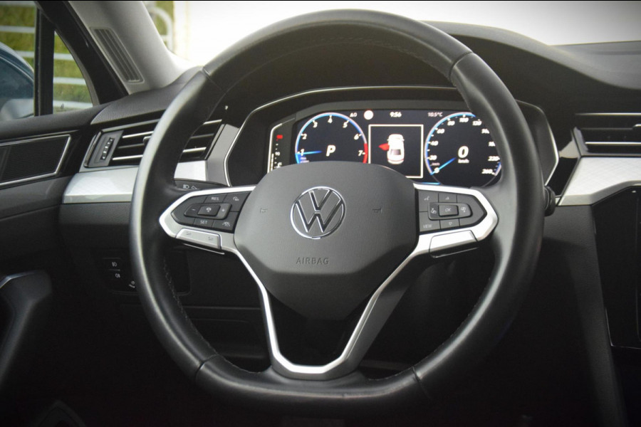 Volkswagen Passat 1.5 TSI Business APPLE CARPLAY/DRAADLOOS LADEN/PARKEER ASSISTENT