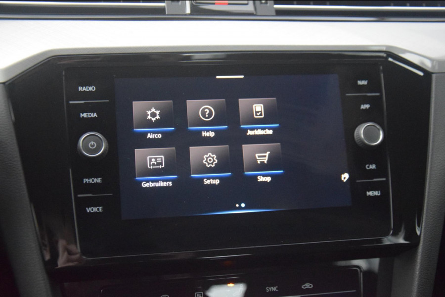 Volkswagen Passat 1.5 TSI Business APPLE CARPLAY/DRAADLOOS LADEN/PARKEER ASSISTENT