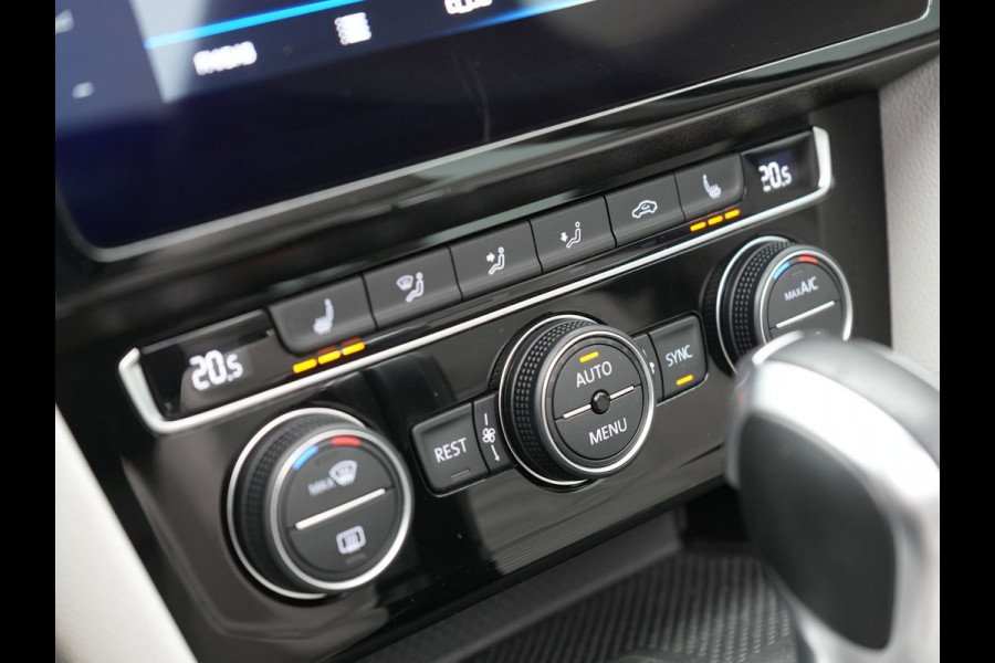 Volkswagen Passat Variant 1.4 TSI PHEV GTE Highline Plug In Hyrbid 218pk Dealer O.H PHEV | Panodak | Adaptive Cruise | Alcantara Sportstoelen Massage & Verwarmd | Apple Carplay | Camera | Virtual | Navigatie | Keyless | Blis | DAB |