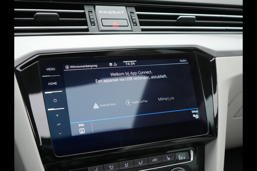 Volkswagen Passat Variant 1.4 TSI PHEV GTE Highline Plug In Hyrbid 218pk Dealer O.H PHEV | Panodak | Adaptive Cruise | Alcantara Sportstoelen Massage & Verwarmd | Apple Carplay | Camera | Virtual | Navigatie | Keyless | Blis | DAB |