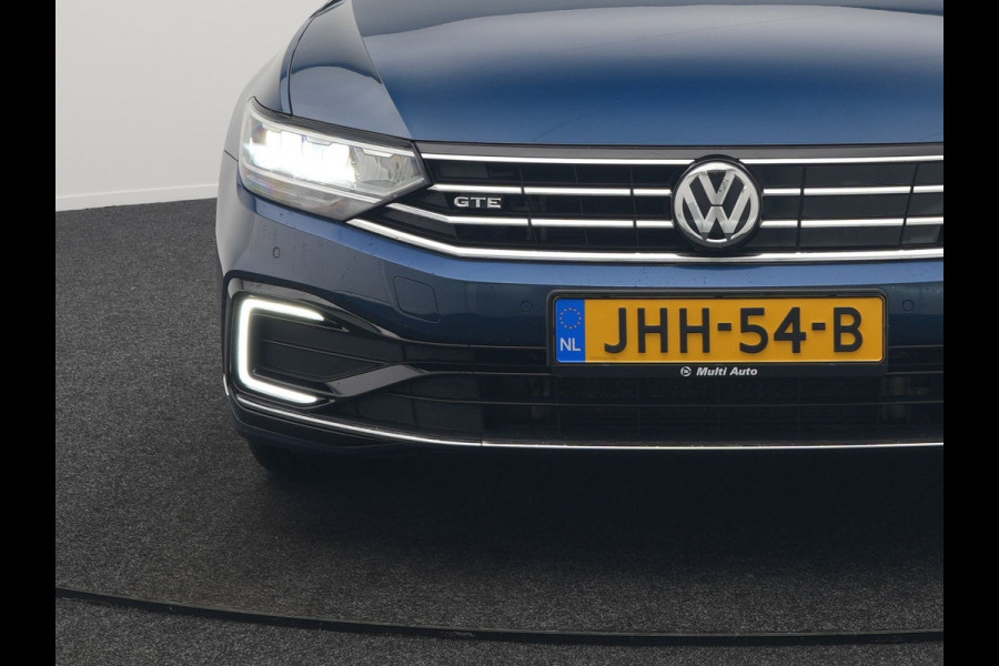 Volkswagen Passat Variant 1.4 TSI PHEV GTE Highline Plug In Hyrbid 218pk Dealer O.H PHEV | Panodak | Adaptive Cruise | Alcantara Sportstoelen Massage & Verwarmd | Apple Carplay | Camera | Virtual | Navigatie | Keyless | Blis | DAB |