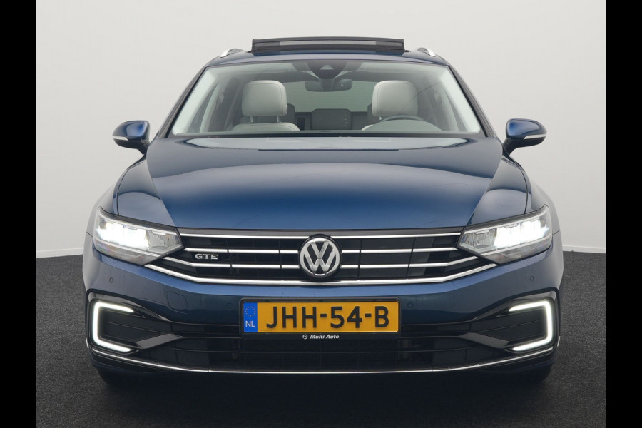 Volkswagen Passat Variant 1.4 TSI PHEV GTE Highline Plug In Hyrbid 218pk Dealer O.H PHEV | Panodak | Adaptive Cruise | Alcantara Sportstoelen Massage & Verwarmd | Apple Carplay | Camera | Virtual | Navigatie | Keyless | Blis | DAB |