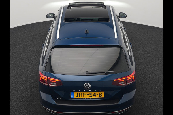 Volkswagen Passat Variant 1.4 TSI PHEV GTE Highline Plug In Hyrbid 218pk Dealer O.H PHEV | Panodak | Adaptive Cruise | Alcantara Sportstoelen Massage & Verwarmd | Apple Carplay | Camera | Virtual | Navigatie | Keyless | Blis | DAB |
