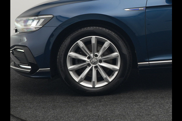 Volkswagen Passat Variant 1.4 TSI PHEV GTE Highline Plug In Hyrbid 218pk Dealer O.H PHEV | Panodak | Adaptive Cruise | Alcantara Sportstoelen Massage & Verwarmd | Apple Carplay | Camera | Virtual | Navigatie | Keyless | Blis | DAB |